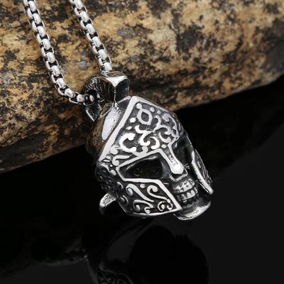 Edelstahl Schmuck Großhandel Titan Stahl herren Halskette Anhänger Vintage Straße Hip Hop Wind Krieger Helm Anhänger