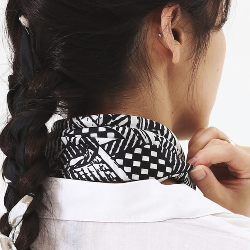 ONSZ Iluzorní gobelínový hedvábný šátek