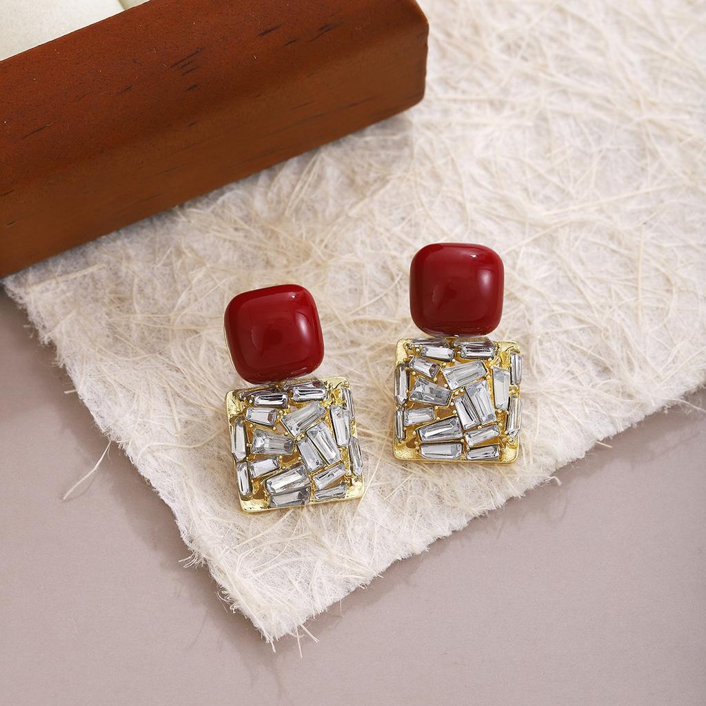 Retro Ankara Red Diamond Square Earrings, Autumn And Winter Light Luxury Niche High-End Fashion Temperament Earrings