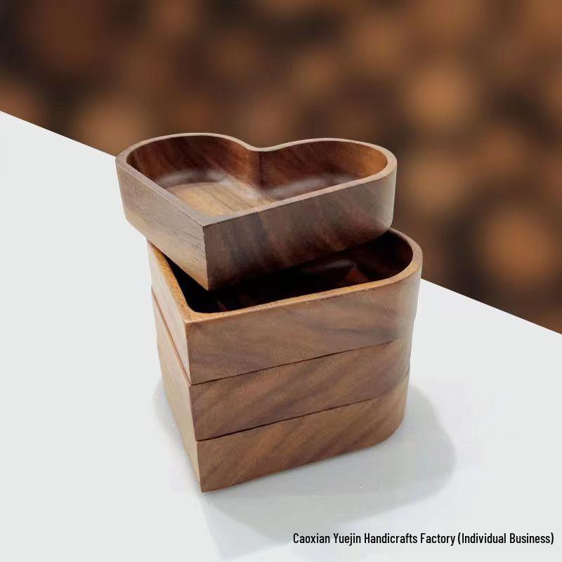 Heart-Shaped Solid Wood Dried Fruit and Snack Storage Tray