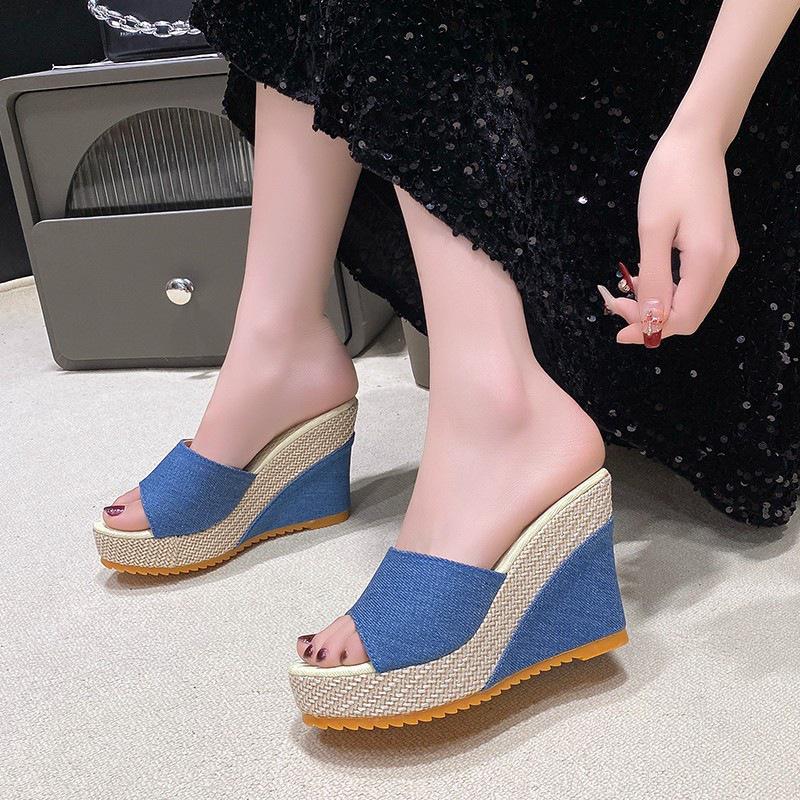 2024 Stylish European & American One-Strap Wedge Platform Slides: Plus-Size, Open-Toe Women's High Heel Slippers