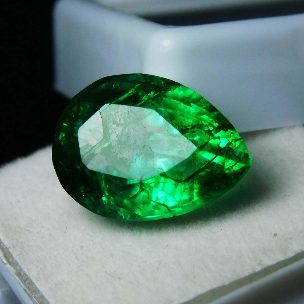 Natural Green Colombian Emerald 9.3ct Pear Cut Certified Loose Gemstone