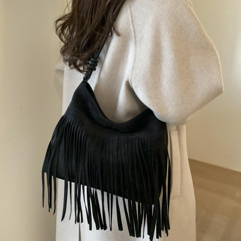Tassel Retro Bag Women's 2025 New Trendy Fashion Versatile Popular Suede Shoulder Bag Commuter Messenger Bag