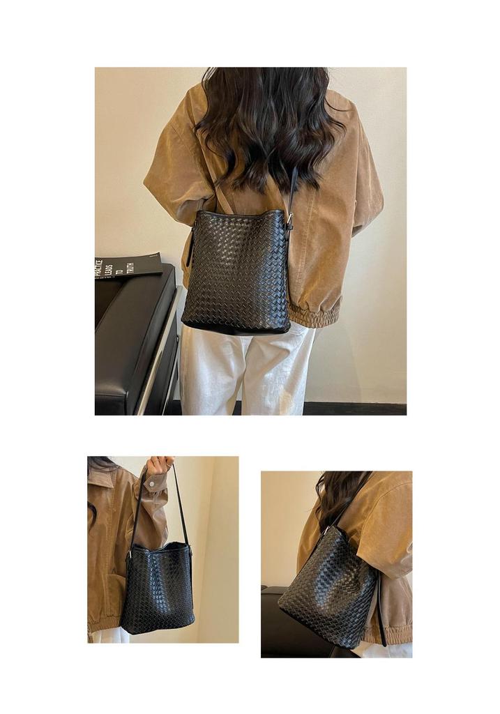 Women's Retro Woven Leather Bucket Bag - Versatile Crossbody for Work and Commute