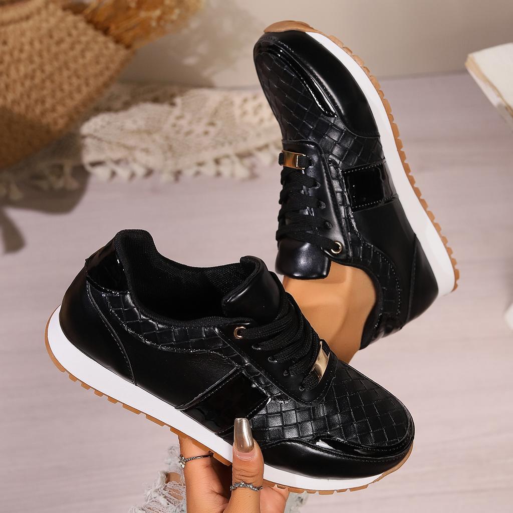 Fashion Trend Designer Sneakers Women Casual Shoes Lace Up Flat Running Walking Shoes Woman Footwear Breathable Women's Sports Shoes