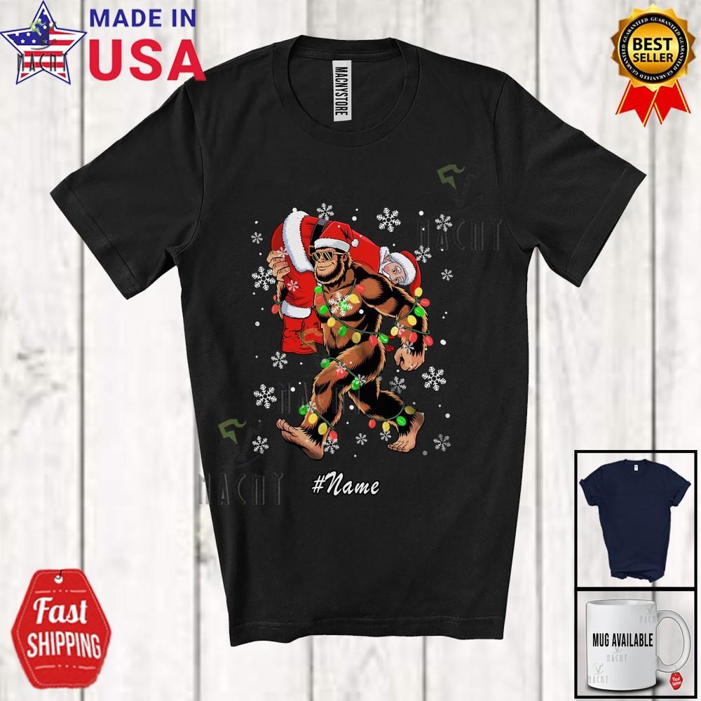 Семейная футболка с индивидуальным именем Санта Бигфут Украл Санту Юмористические Рождественские Огни M