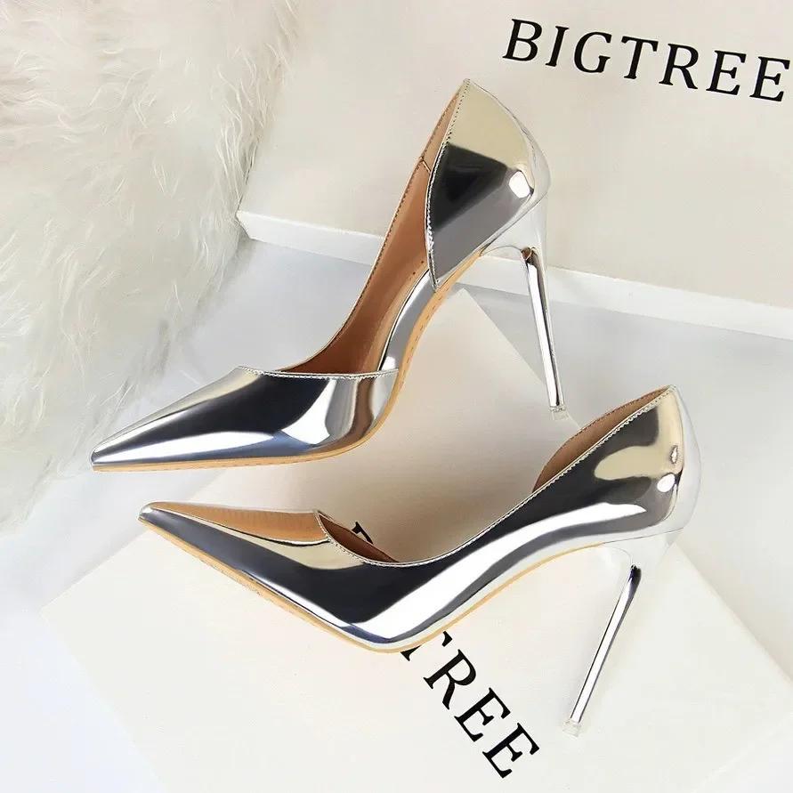 

Fashion Hot Selling 2025 French Style Fashion Women Silver High Heels Shallow Mouth Pointed Side Empty Sexy Nightclub Slim Single Shoes 35 срібний