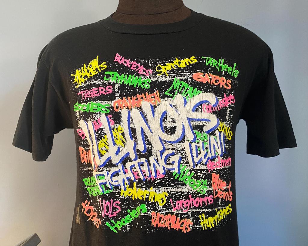 80s Vintage Illinois Fighting Illini University graffiti T-Shirt - LARGE