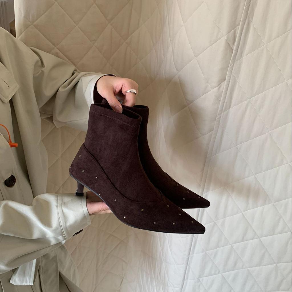 2025 nové podzimní špičaté semišové tenké nízké holínky Martin módní Chelsea všestranné dámské boty