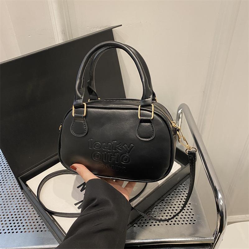 

Корейская нишевая женская сумка 2025 осень и зима новая ретро маленькая квадратная сумка модная повседневная на плечо сумка-мессенджер