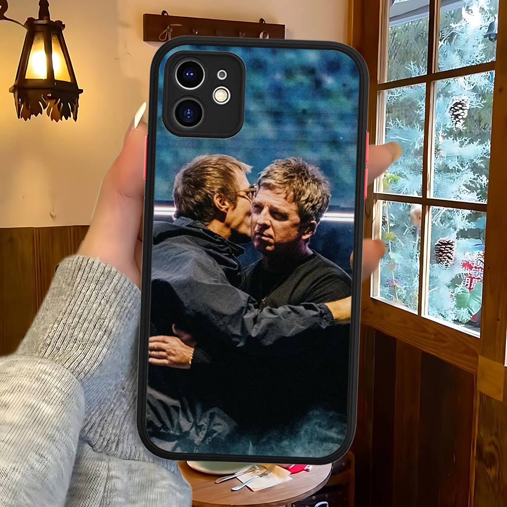 Classic Rock Band O-Oasis Phone Case For IPhone 16 15 14 11 12 13 Pro Max Plus 12 XS Max Back Cover Matte Case