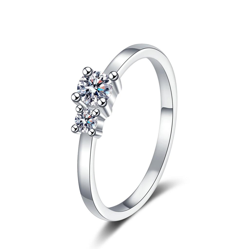 Exquisite S925 Sterling Silver Moissanite Ring for Women - Versatile and Fashionable Everyday Wear