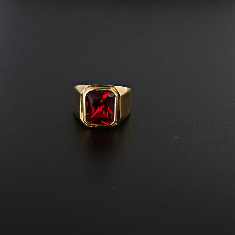 

Кольцо из титановой стали с квадратным камнем - красный и черный сапфир в стиле панк-рок Size 9