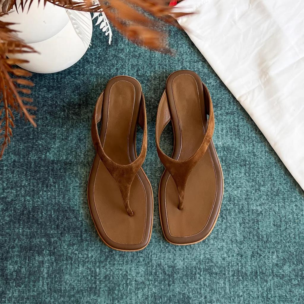 2025 flip-flops women wear new low-heeled fashion seaside beach pinch muffin cool slippers in summer