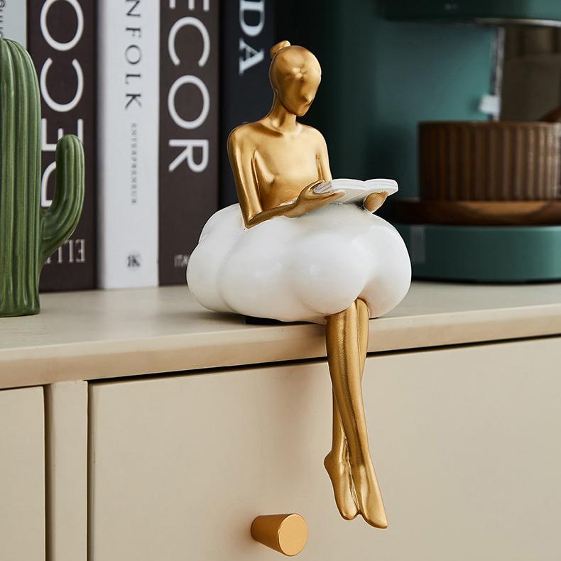 Living Room Car Desktop Character Ornament Decoration