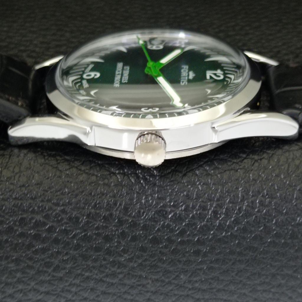 VINTAGE HAND-WINDING SWISS MENS REFURBISHED GREEN COLOR DIAL WATCH A700987-5 R205a-a700987