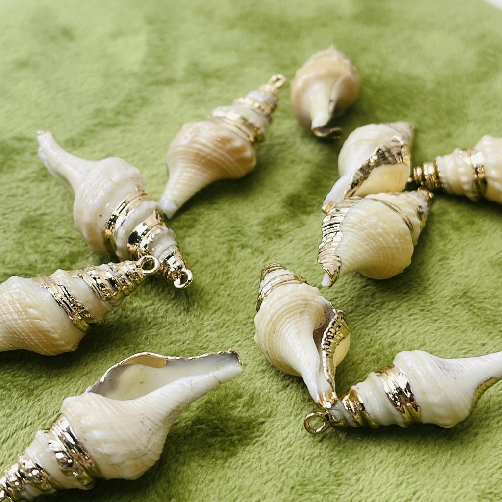 10Pcs, Natural Shell Conch Zinc Alloy Golden Edge Pendant Charms for DIY Necklace Accessories, Creative Jewelry Making, Bachelorette Party Favours