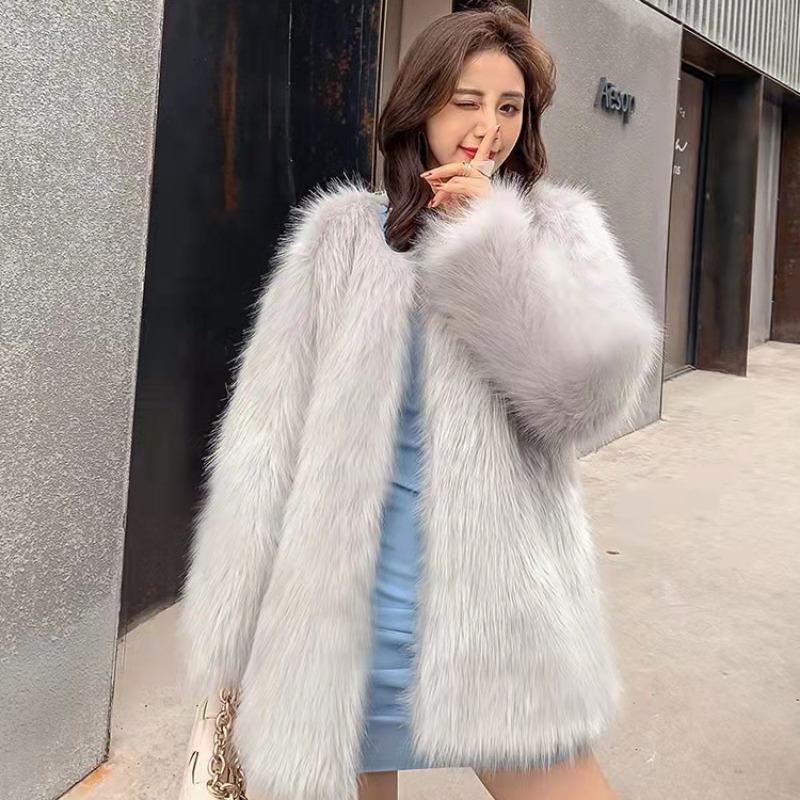 Autumn and Winter New Fashion Imitation Fox Fur Coat Women's Clothing Medium and Long Temperament Wool Coat