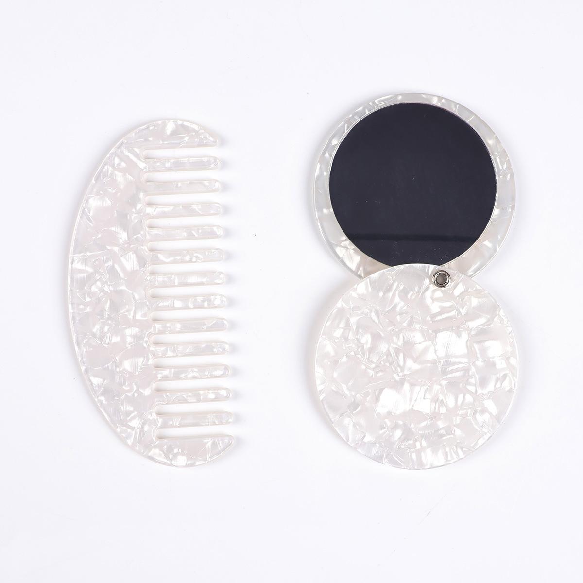 

Anti Static Cute 4CM Acrylic Hair Comb Folding Pocket Mirror Portable Wash Makeup Set белый