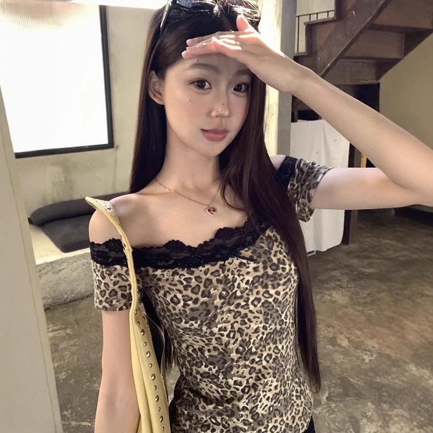 Summer 2025 Women's Leopard Print One-Shoulder Short Sleeve Slim Fit Top