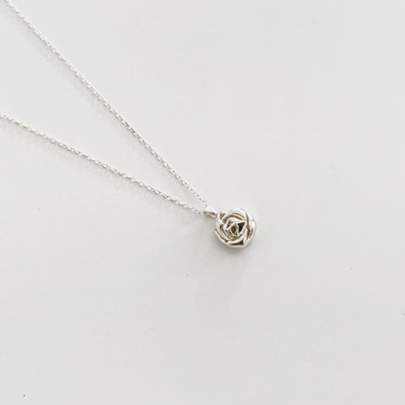 STILL INSTANT Rose with Dew - Necklace 01