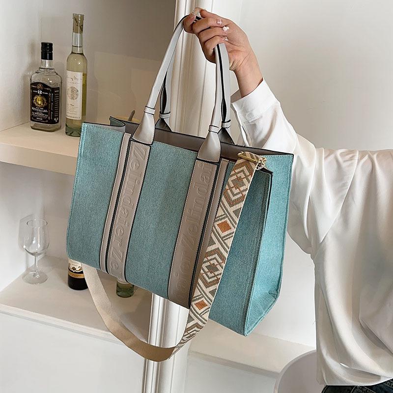 Canvas Bag Women's Large Capacity 2025 New Fashion Versatile Spring and Summer Shoulder Messenger Bag Portable Commuter Tote Bag