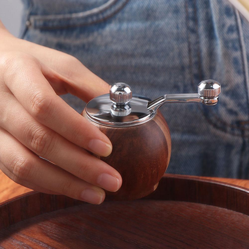 Hand-cranked Pepper Mill Wooden Manual Pepper Grinder Portable Spherical Pepper Grinder  Steak