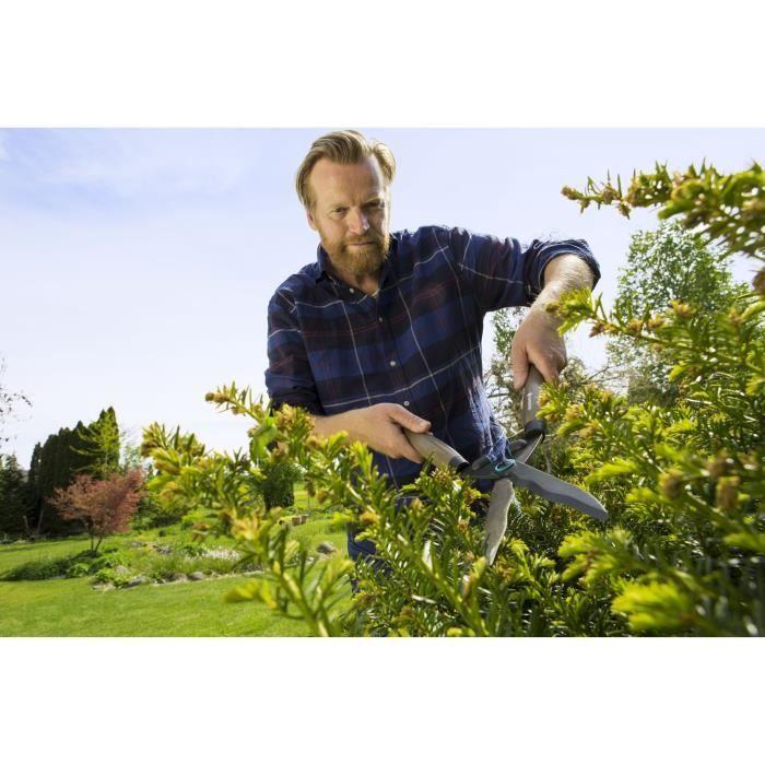Cisaille à haies manche bois Gardena