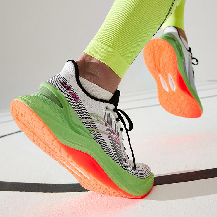 ANTA Men Mahe 3 Professional Speed Training Running Shoes White Green Red 112435538-4