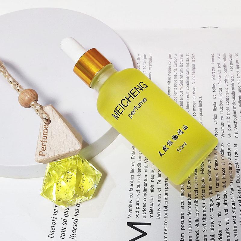 High-End Car Perfume Pendant: Essential Oil Hanging Diffuser for Men and Women Fragrance