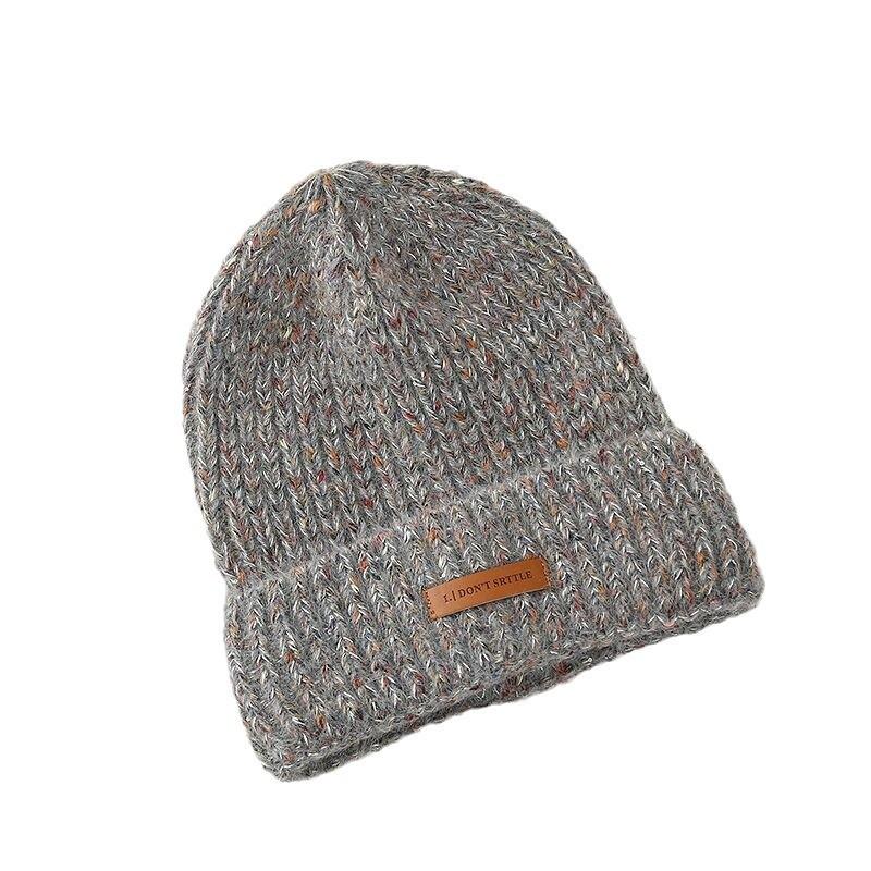 Wool hat women's winter fashion shows a small face, ear protection, warm and cold protection, large head circumference thickened knitted wool hat, c