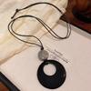 Guofeng Ringanhänger schwarze Kordel lange Halskette weiblich Nische Internet-Berühmtheit Pulloverkette mit Accessoires