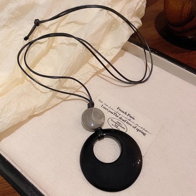 Guofeng Ringanhänger schwarze Kordel lange Halskette weiblich Nische Internet-Berühmtheit Pulloverkette mit Accessoires