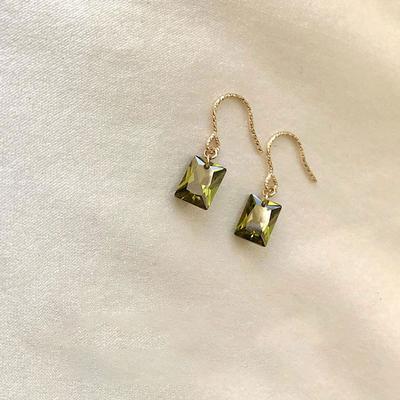 Vert Olive Pierre Nue Boucles d'Oreilles Vent Doux Rétro Français Style Hong Kong Crochet d'Oreille Boucles d'Oreilles Tempérament Boucles d'Oreilles Légères et Luxueuses
