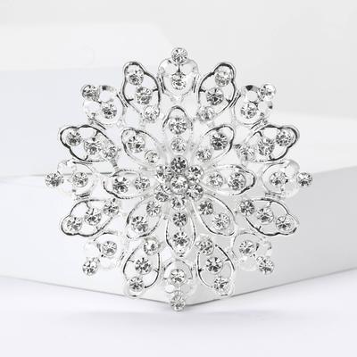 Advanced Heavy Industry Alloy Rhinestone Hollow Flower Brooch Light Luxury Exquisite Women'S Clothing Brooch Ornament Pin