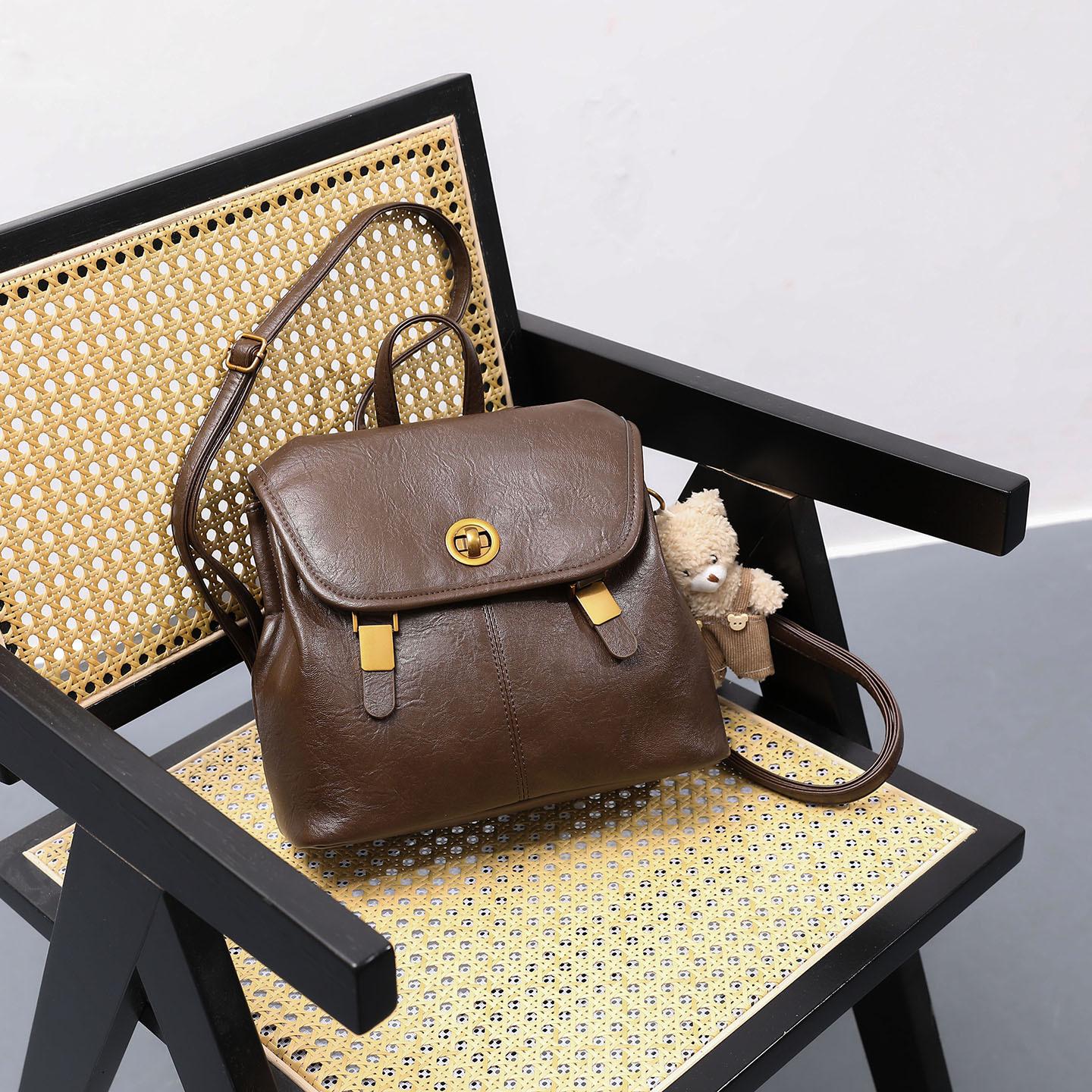 

A Retro College-style Commuting Backpack with A Niche and High-end Feel, A Casual Hand-held Small Backpack кофейный