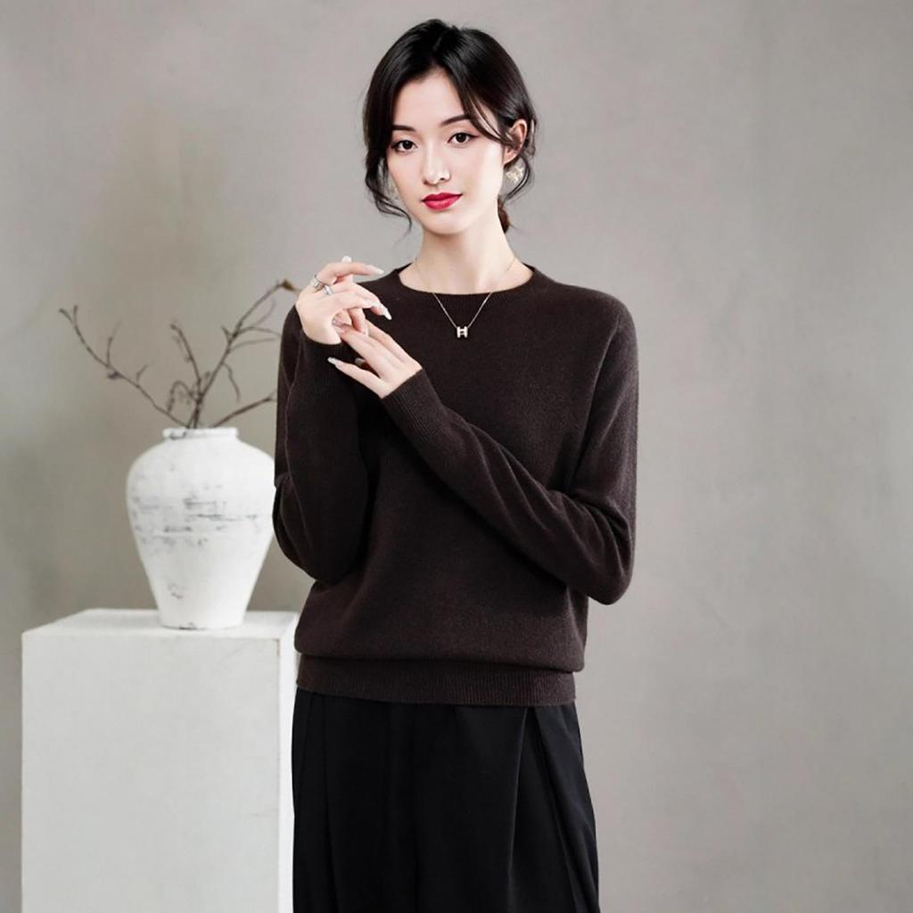 Women's Round Neck Cashmere Sweater: Autumn & Winter Versatile Long Sleeve Knit Top, Solid Color Fashion Basic.
