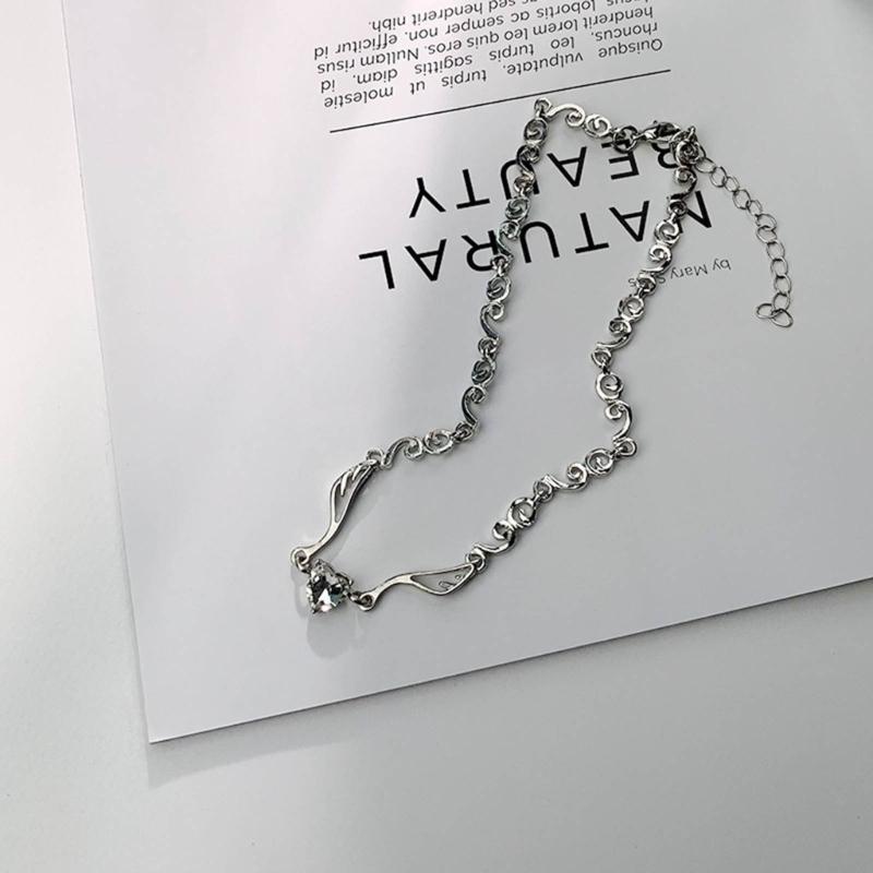 Fashion Trend Light Luxury Niche Sense Collarbone Chain Temperament Simple Cold Wind Love- Diamonds Angel Wing Necklace