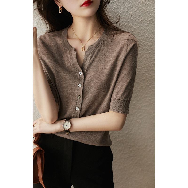 Women's Summer New Loose and Thin Temperament Comfortable Top Medium Sleeve Knitted Sweater Women's