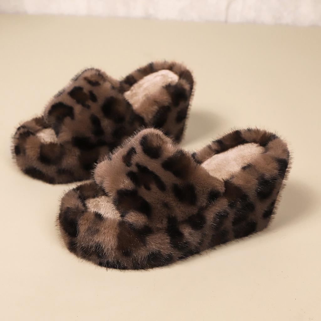 Fashion Women Luxury Slippers Comfortable Platform Designer Shoes Women Anti-slip Brand Outdoor Slippers Zapatos De Mujer Slides Women