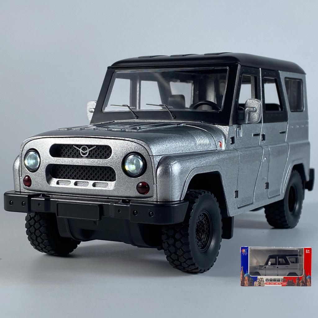 1:18 Rosyjski UAZ Hunter Jeep Metalowy Odlew SUV Model Terenowy Dźwięk i Światło Pull Back Zabawki Kolekcja Prezent Dla Przyjaciół