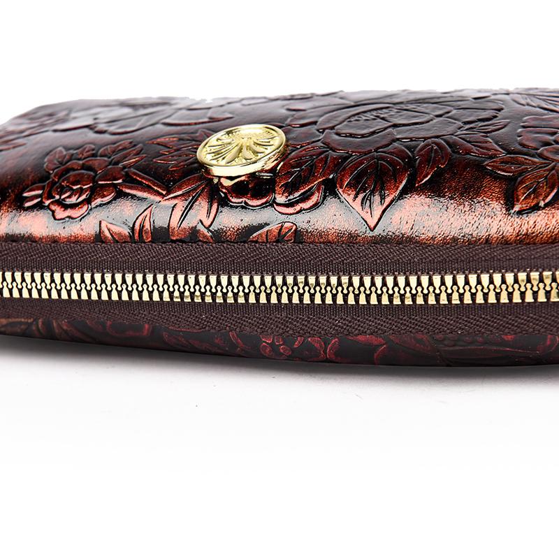 Elegant Embossed Floral Zipper Wallet for Women – Vintage Clutch with Gold Accent