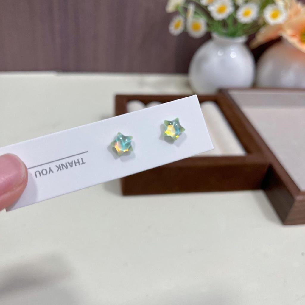 Iridescent Star Magnetic Ear Clips – No Piercing Needed, Versatile & Colorful Summer Earrings