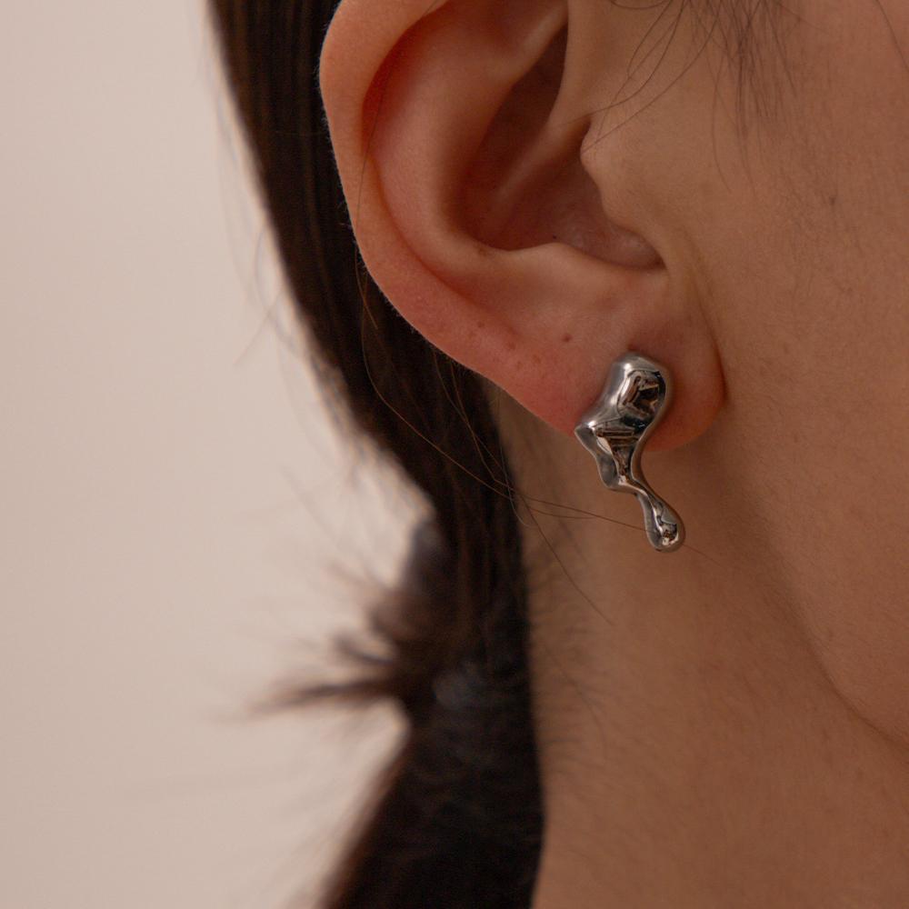 Yori Stainless Steel Golden Irregular Creative Stud Earrings for Women Trendy Metal Texture 18 K Earrings Golden Accessories