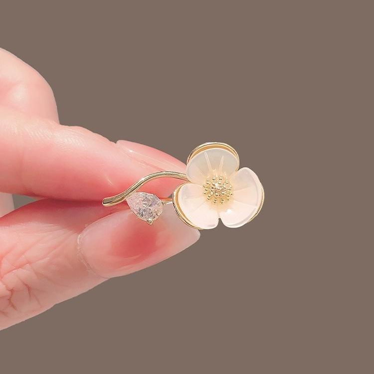 Skal Liten Kamelia Enkel, Liten Och Utsökt Blomma Palats Cheongsam Tillbehör Brosch Broschnål Anti-Ljus Spänne Kvinna