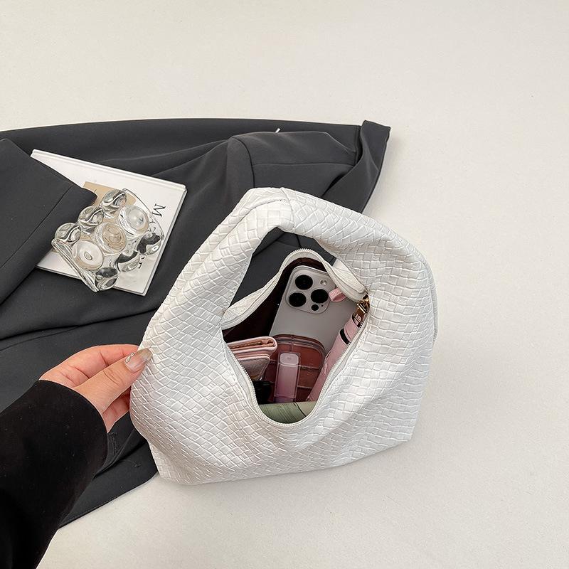 French-style Bag with Trendy Dumplings and A Niche Yet Versatile Handbag for Daily Commutes
