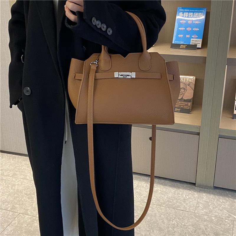 Spring New High-end Bag, Lychee Pattern Lock Wing Bag, Portable Shoulder Women's Bag