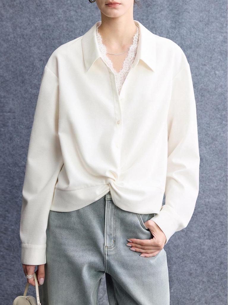 Chemise Lâche Irrégulière Torsadée Patchwork de Dentelle Confortable Respectueuse de la Peau Printemps 2026