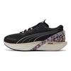 Maggie Stephenson x Puma Run XX Nitro Artwork - Noir Glace Arctique Baskets pour Femmes Rose Nuage 377188-01