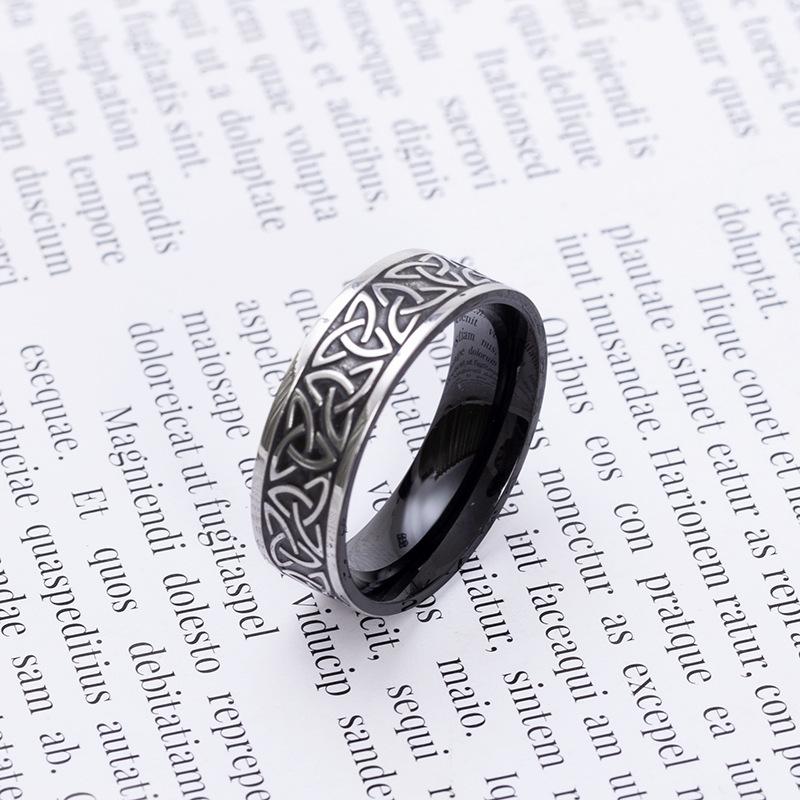 Anello Uomo Stile Vichingo in Acciaio di Titanio con Testo Audace Inciso Gioiello Unico